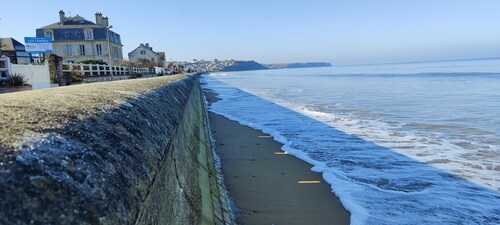 Breathtaking sea views, D-Day beaches at your feet, relaxation guaranteed!