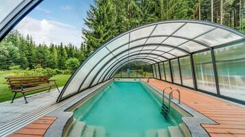 House | Kolam renang