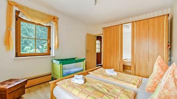 House | 4 bilik tidur, dilengkapkan perabot secara berasingan