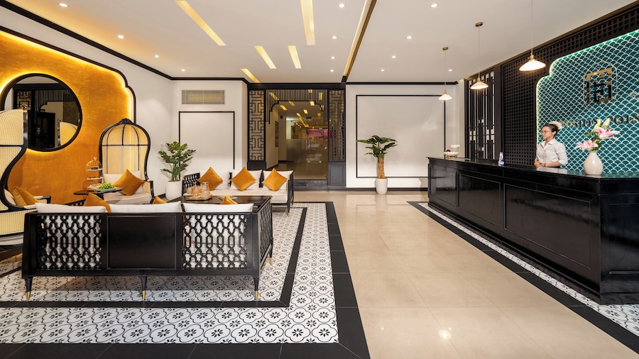 Hoan Cau Hotel