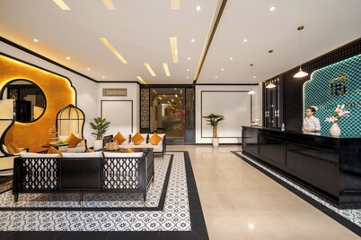 Hoan Cau Hotel