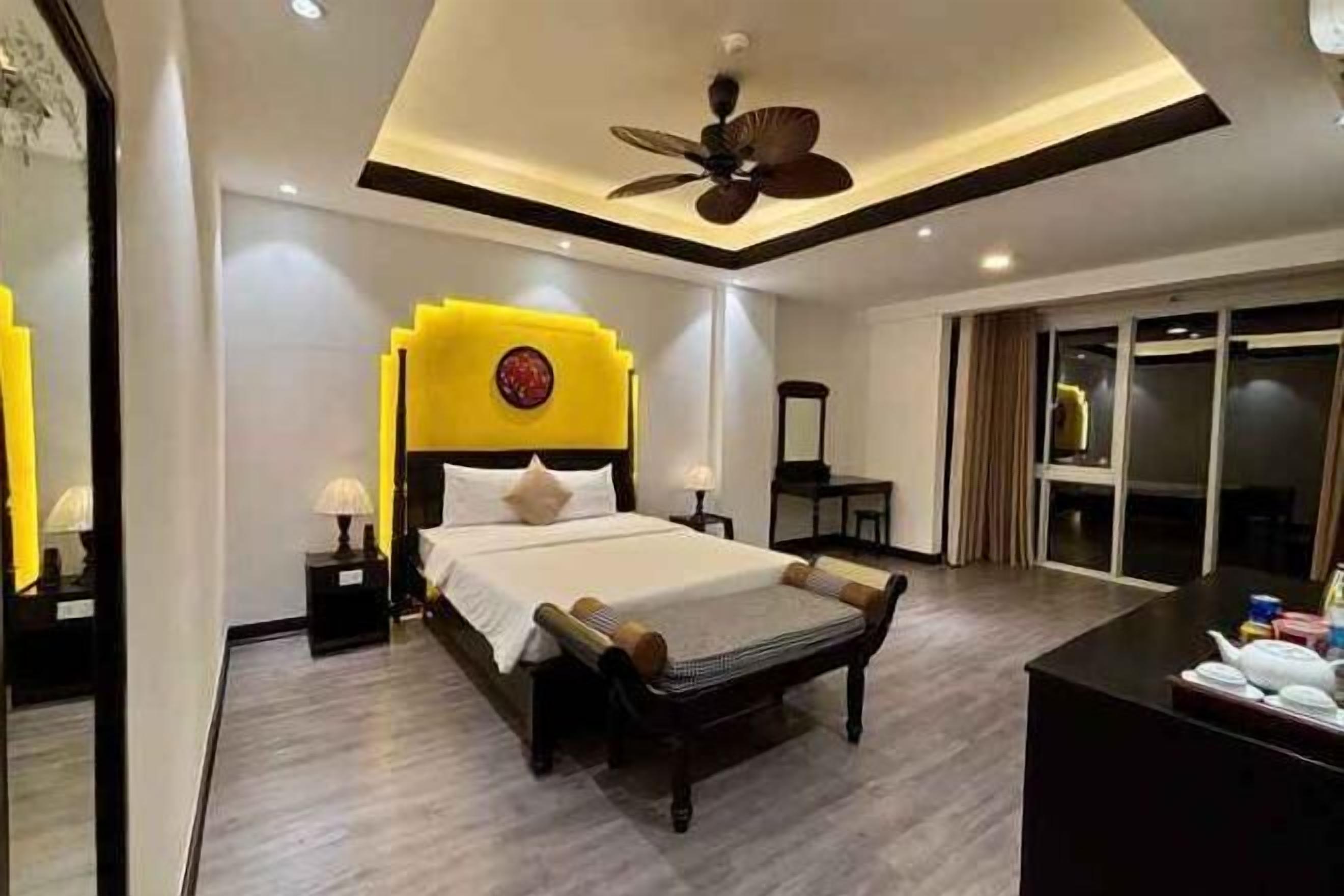 Schreibtisch, kostenloses WLAN