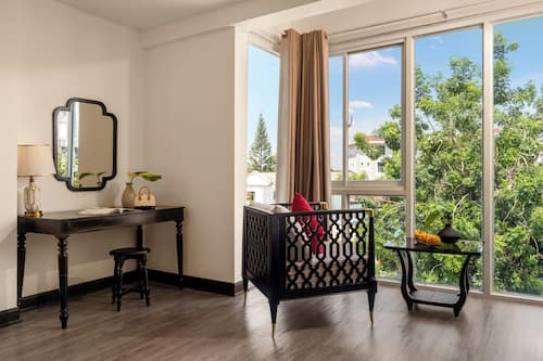 Premier Double Room | Desk, free WiFi