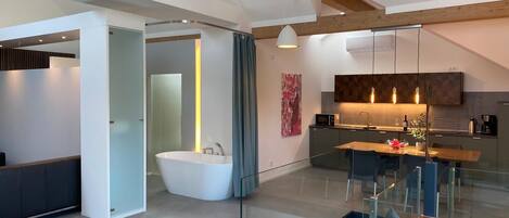 Refrigerador, microondas, horno, placa de cocina