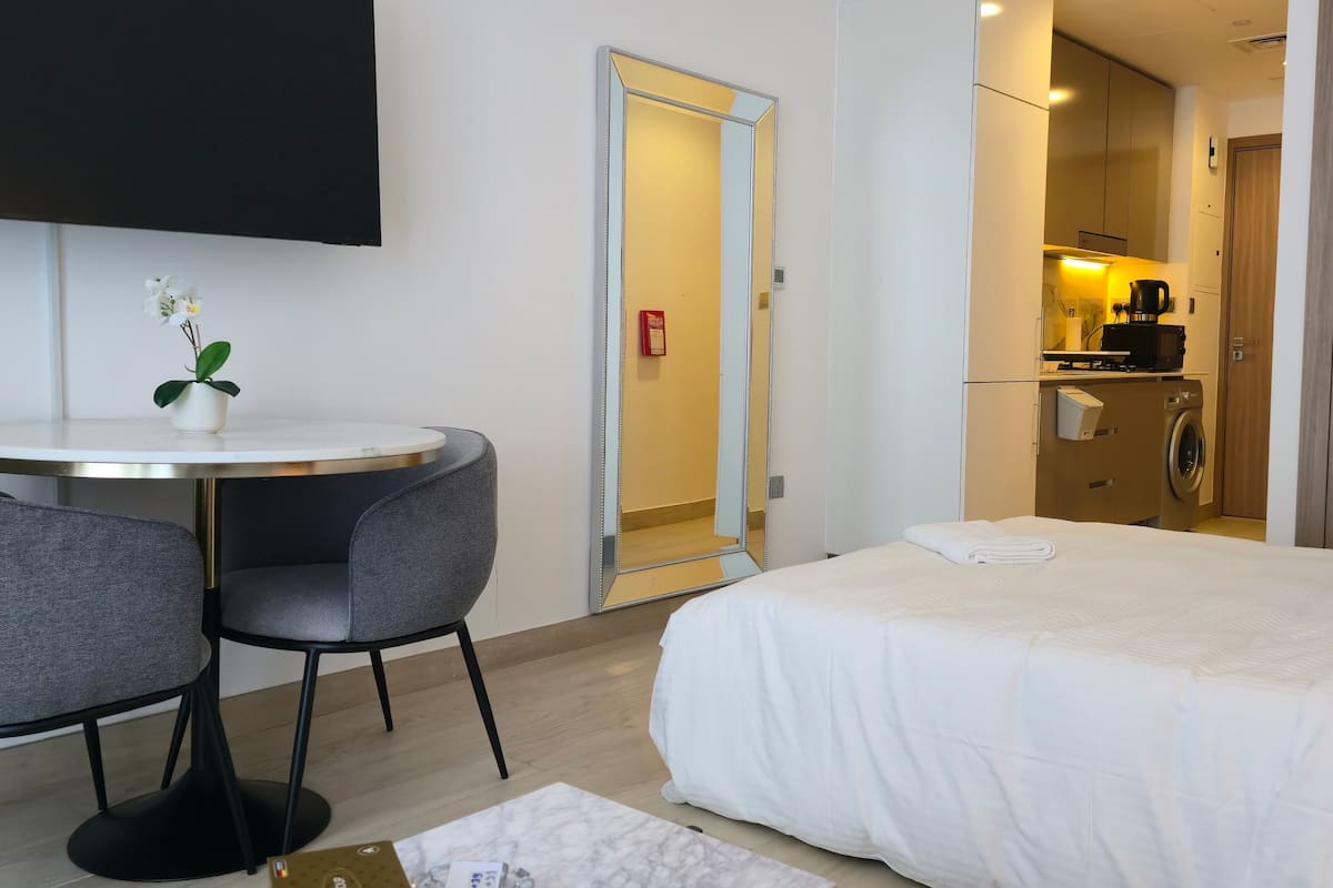 Studio Deluxe | 2 chambres, fer et planche à repasser, Wi-Fi gratuit