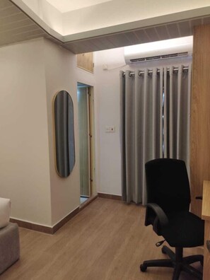 Quarto casal luxo, vista para a cidade | Wi-Fi de cortesia