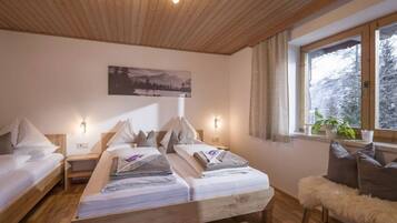 House | 1 bedroom, individually furnished