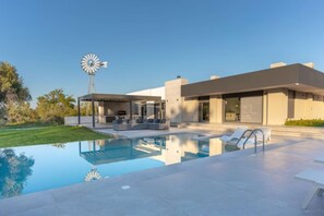 Pool - Casadi Luxury Villa - a brand-new luxury property in the exclusive area of Ialysos, Rhodes. (Ialisos)
