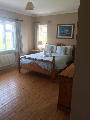 5 chambres, fer et planche à repasser, accès au Wi-Fi (inclus)