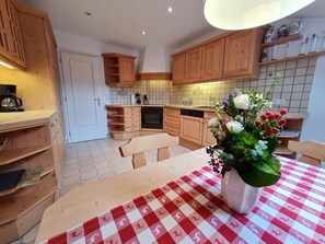 Oven, stovetop, dishwasher