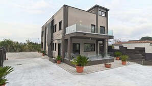 Ảnh chưa phân loại, 4 trong số 8 ảnh, nút