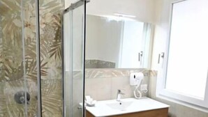 Ảnh chưa phân loại, 3 trong số 8 ảnh, nút