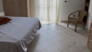 Uklassifisert bilde, 3 av 8, knapp