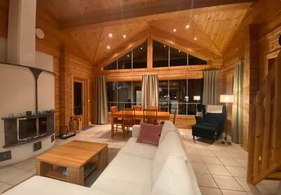 Cosy Villa Aurora at Pyhä fell | 2 ski cards included | outdoor hottub