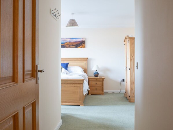 3 bedrooms, travel crib, free WiFi