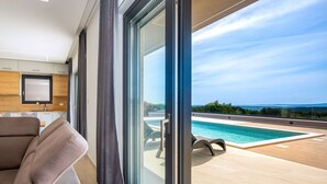 TV - Wonderful private villa for 7 people with A/C, hot tub, WIFI, private pool, TV and terrace (Viskovići)