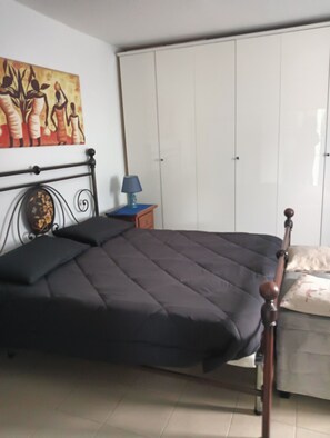 1 bedroom, iron/ironing board, bed sheets - Detached house surrounded by greenery (Sestri Levante)