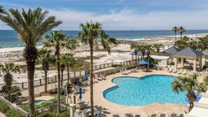 Piscina coperta, una piscina riscaldata