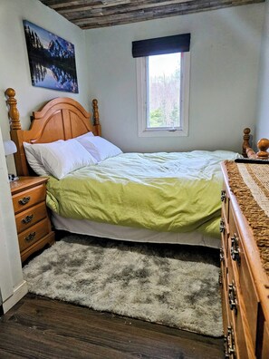 2 quartos, ferros/tábuas de passar roupa, Wi-Fi, roupa de cama