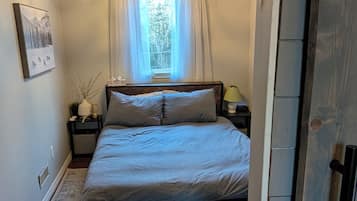 2 habitaciones, tabla de planchar con plancha, wifi y ropa de cama