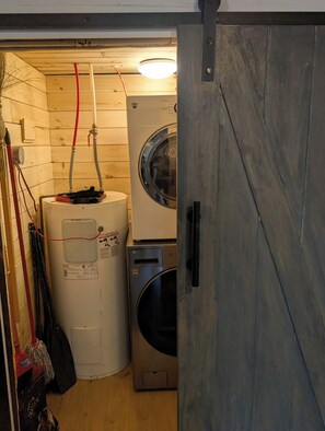 Interior - Cozy Cabin in Barss Corner with hot tub. Pet-Friendly! (Barss Corner)