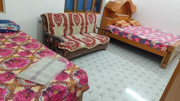 9 soveværelser, skrivebord, Wi-Fi