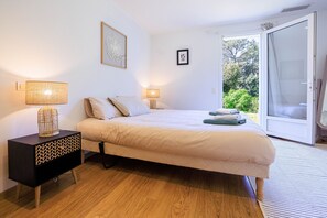 4 bedrooms, iron/ironing board, free WiFi, bed sheets - Villa les Lilas - In the heart of nature (La Colle-sur-Loup)