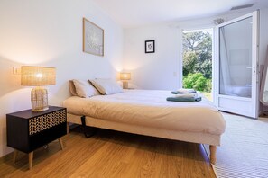4 bedrooms, iron/ironing board, free WiFi