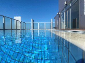 Pool - Luxurious Melbourne Apartment With City Views (Melbourne)