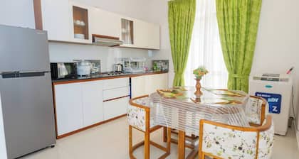 Green Retreat 2BR Hideout
