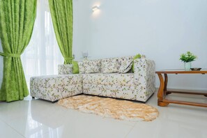 Maison, 2 chambres, accessible aux personnes à mobilité réduite, fumeur | Salle de séjour