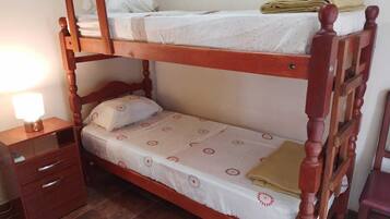 2 chambres, fer et planche Ă repasser, Wi-Fi, draps fournis