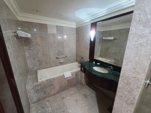 Exclusive Room, 1 Bedroom | Bathroom - KL PREMIER SUITE AT TIMES SQUARE (Kuala Lumpur)