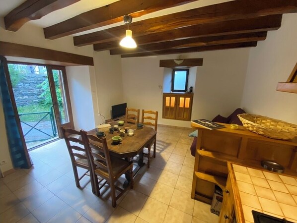 Dining - LE MAZET DE LA REGORDANE (Saint-André-Capcèze)