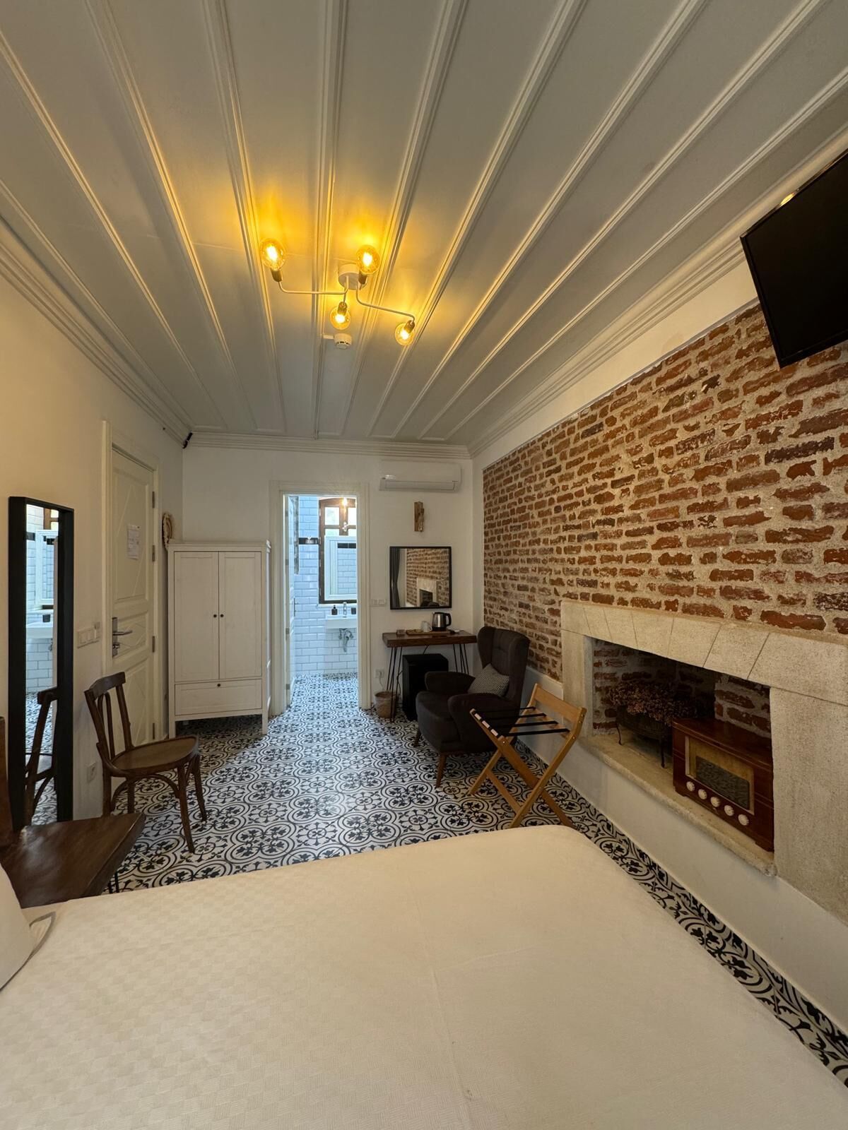 Deluxe Suite, 1 Queen Bed with Sofa bed, City View | Free WiFi