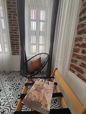 Laptop workspace, free WiFi