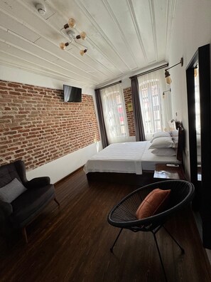 Deluxe-Doppelzimmer, 1 Queen-Bett, Stadtblick | Kostenloses WLAN