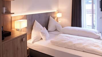 Comfort Double Room, Courtyard View | Desk, soundproofing, free WiFi