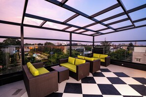 Sun deck - Hotel Paramos Meeds (Bengaluru)