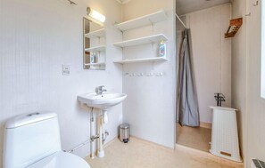 Shower - Amazing home in Västra Frölunda (Västra Frölunda)