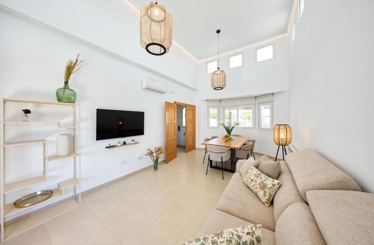 House, 2 Bedrooms, Accessible, Balcony | Living room