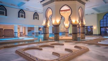 Espace de soins pour les couples, sauna, bain Ă remous, hammam