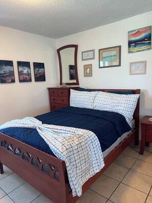1 chambre, fer et planche à repasser, Wi-Fi gratuit, draps fournis