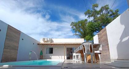 Family Home: LED pool with jacuzzi, 18 beds, and beach 300m away – Alcobaça, Bahia, Brazil.