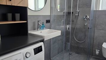 Dusche, Seife, Toilettenpapier