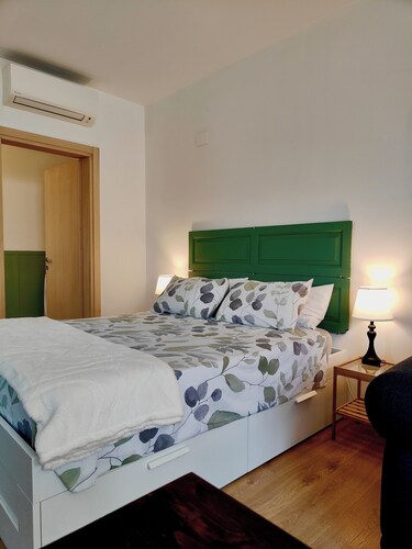 Stella -The Farmhouse under the Stars- apartment in the hills of Lake Garda
