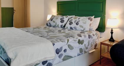Stella -The Farmhouse under the Stars- apartment in the hills of Lake Garda