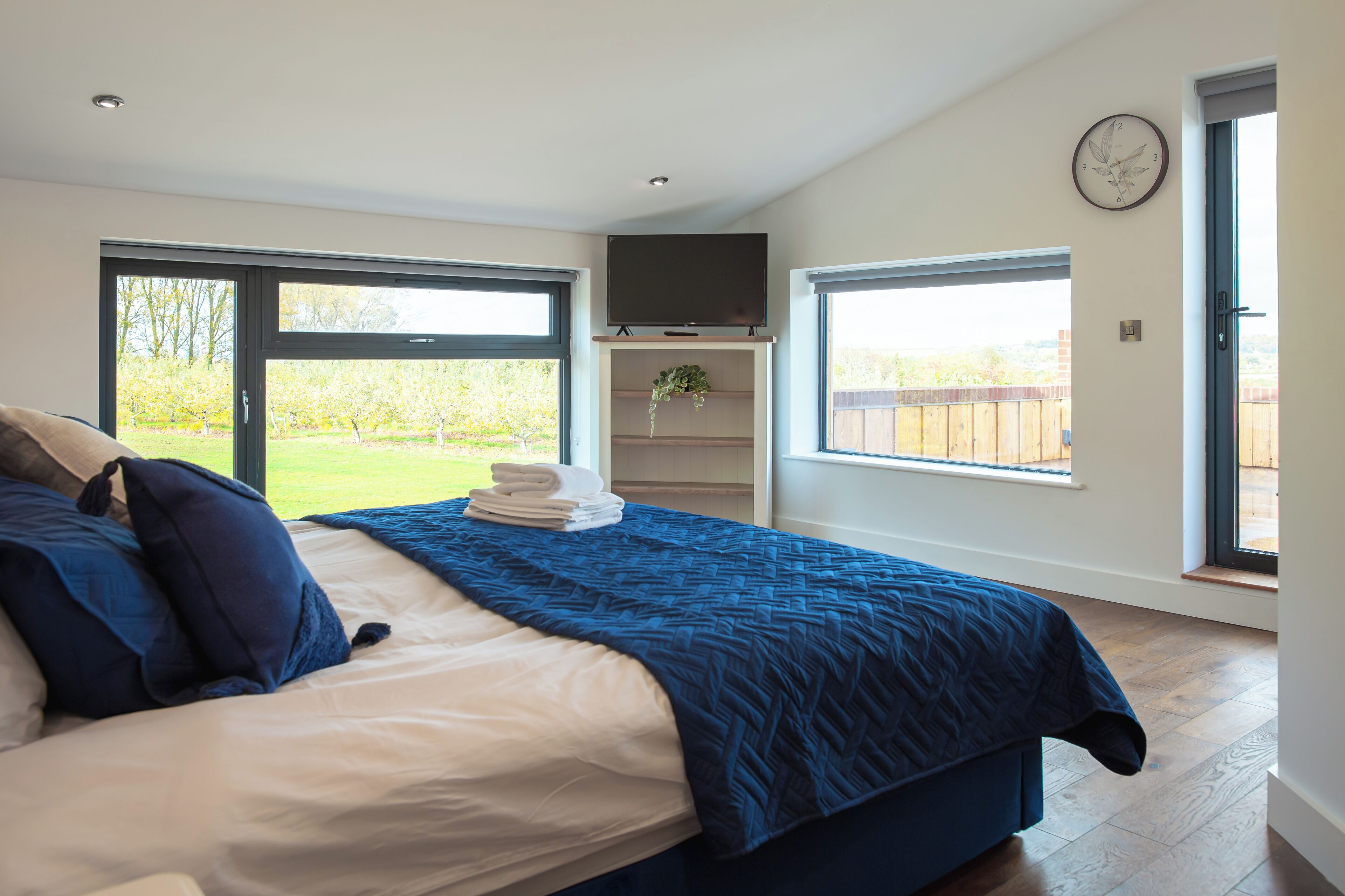 6 bedrooms, iron/ironing board, free WiFi