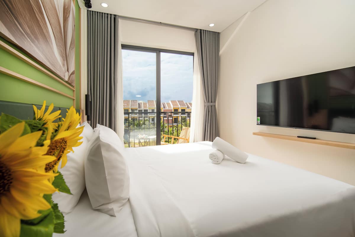 Luxury apartment, 1 bedroom, with balcony | Minibar, in-room safe, desk, laptop workspace