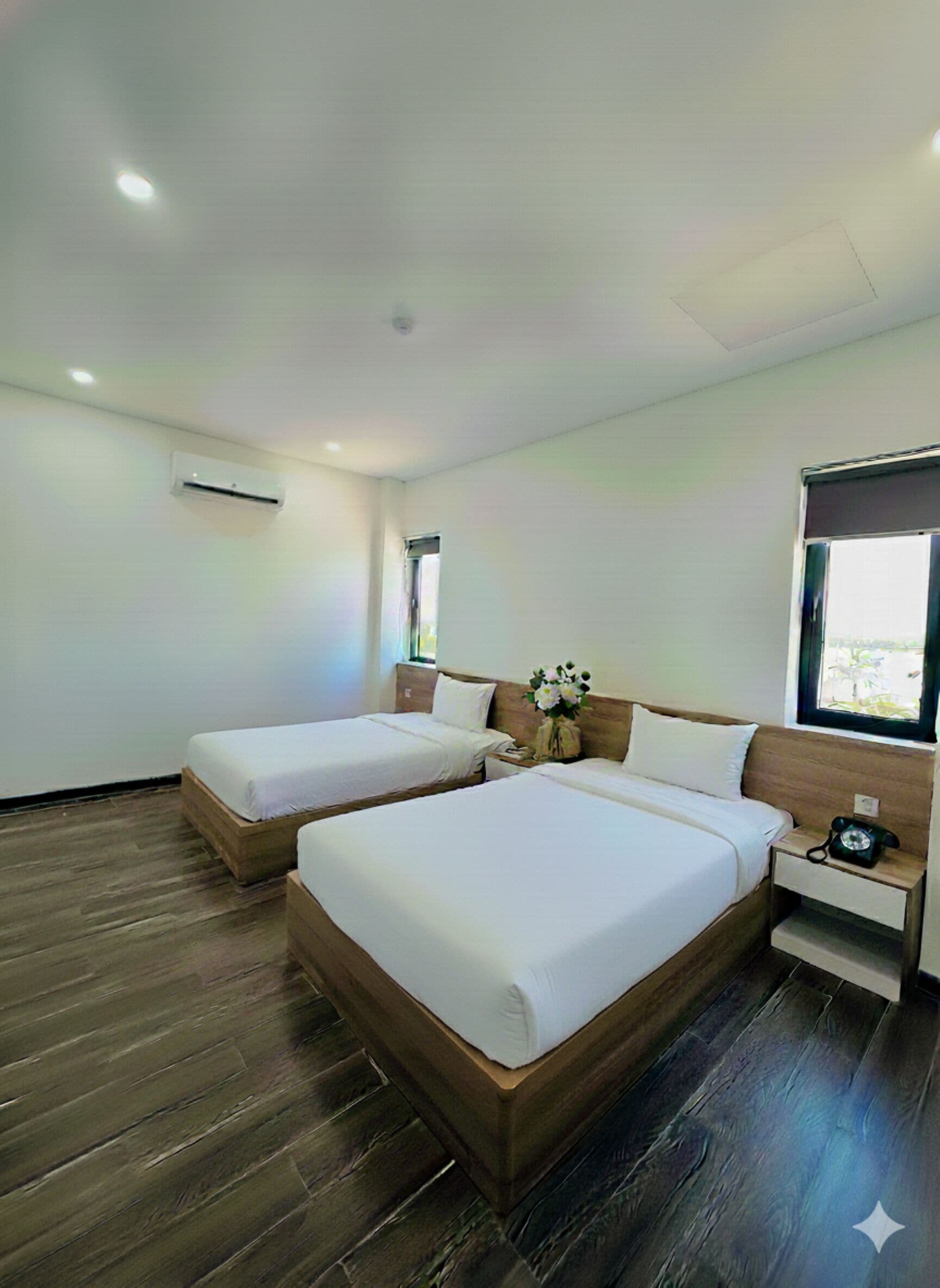 Phòng 2 giường đơn Deluxe, quang cảnh sông | Minibar, két bảo mật tại phòng, bàn 